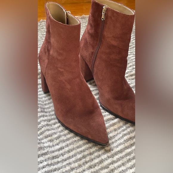 Ann Taylor Shoes - Women’s rust colored Ann Taylor Loft suede boots